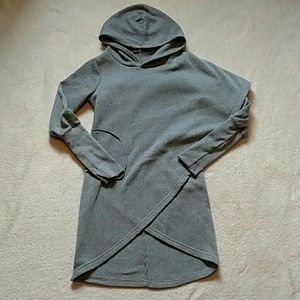 Asymmetrical long sweatshirt